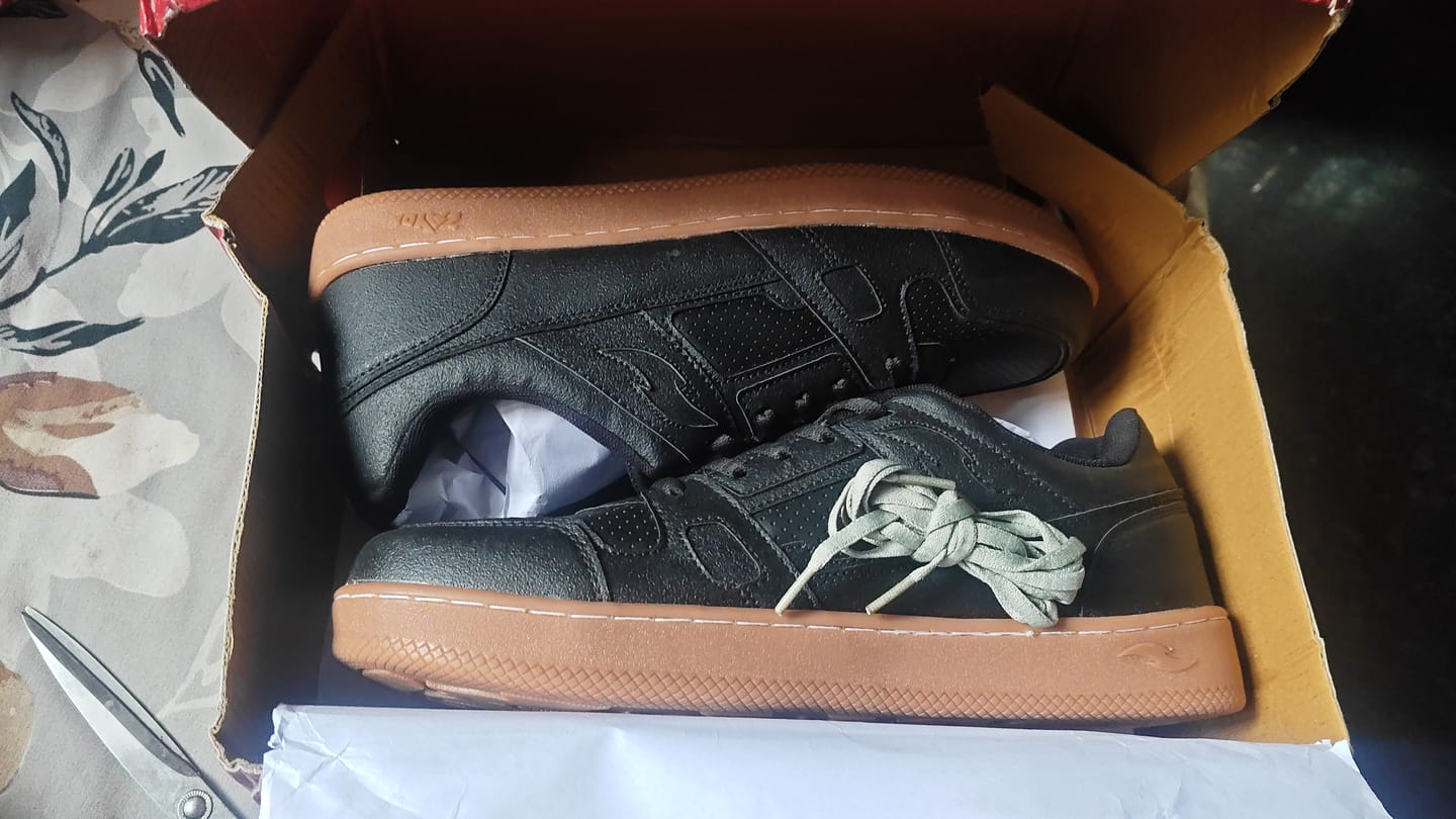 Customer photo review of ASTRID Rock Black