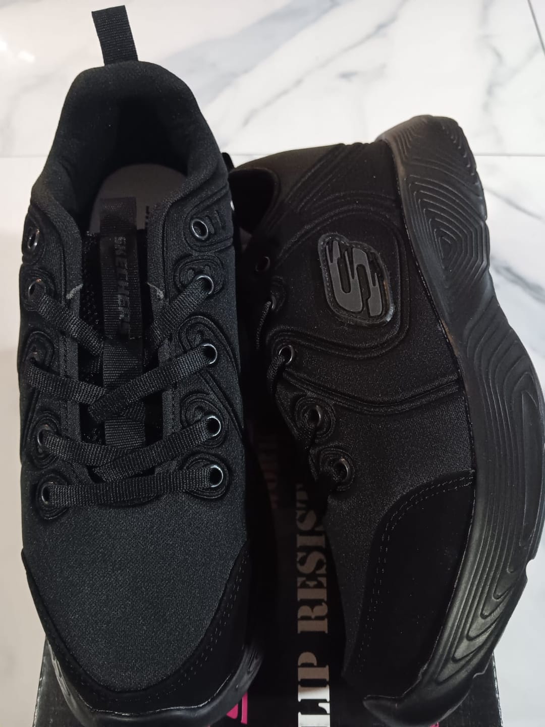 Customer photo review of Tenis 520 Negro Total