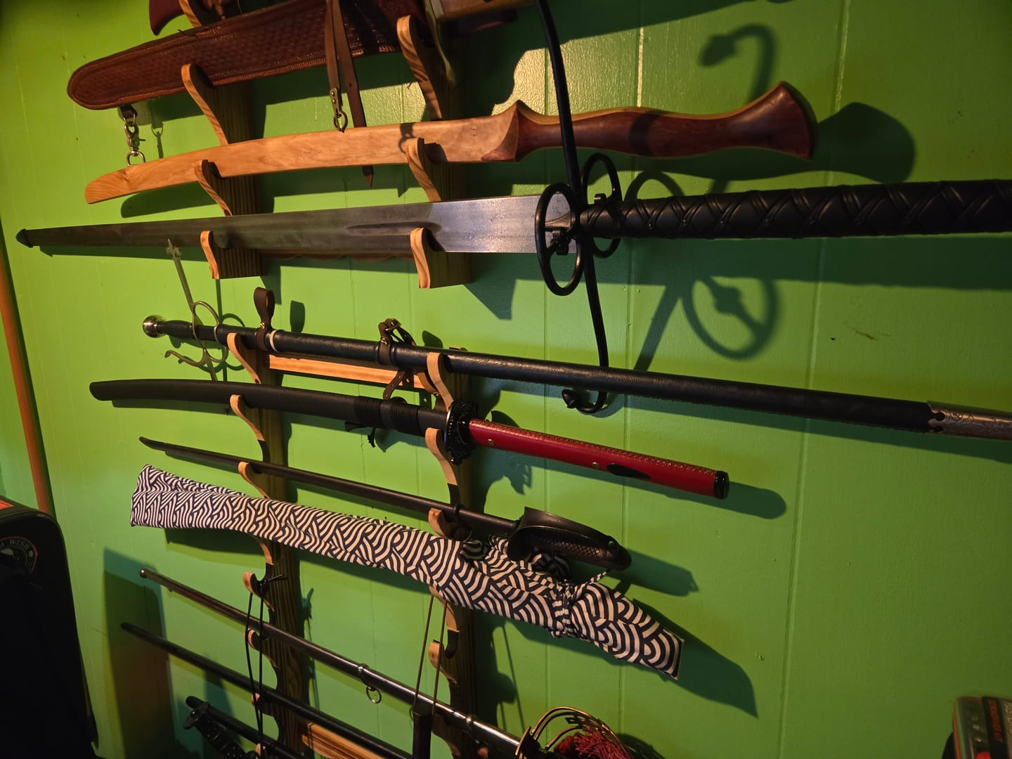 Customer photo review of Shadiversity Medieval Katana