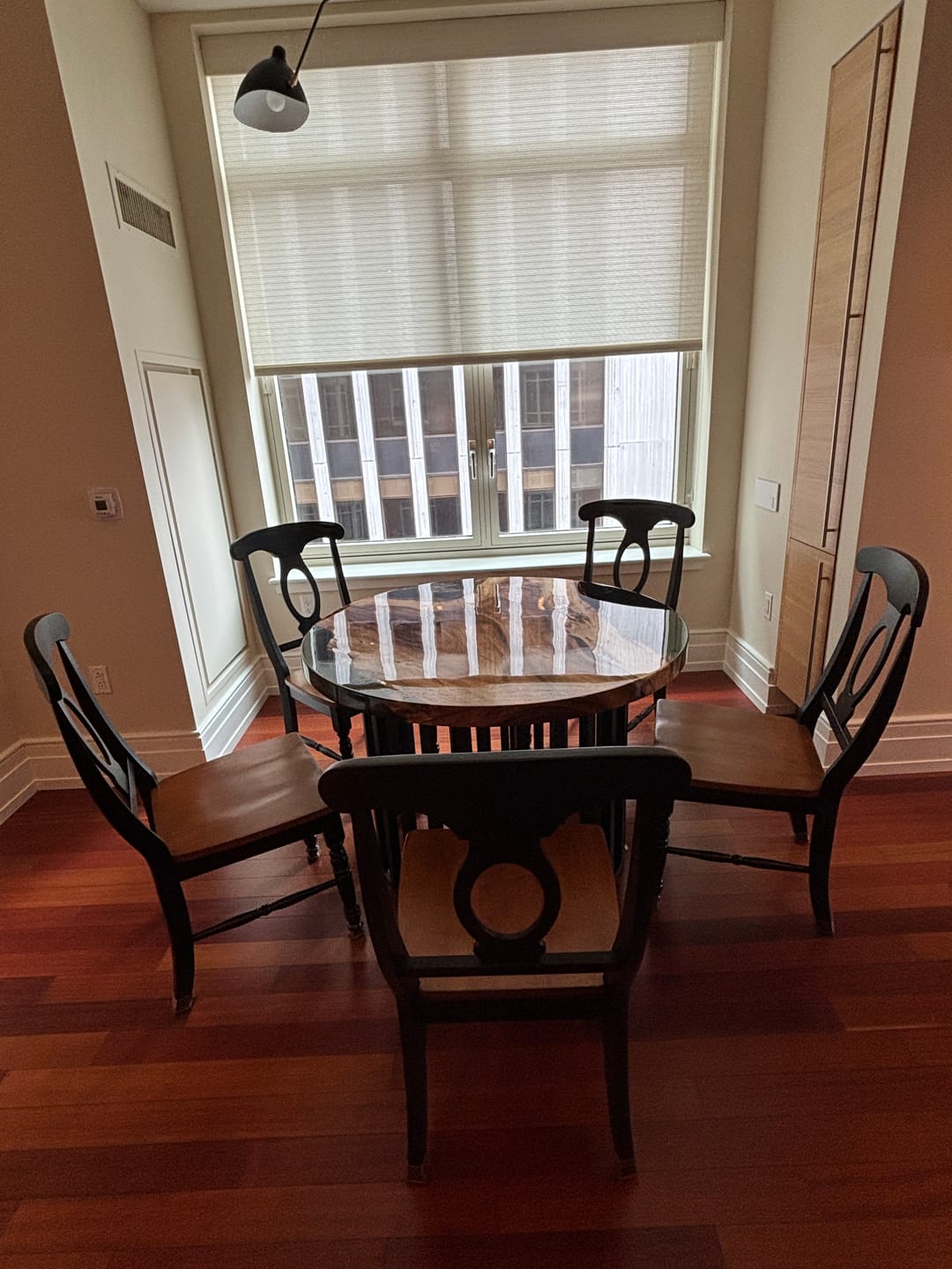 Customer photo review of Chicago Minimalist Round Olive Black Epoxy River Table CRT-233