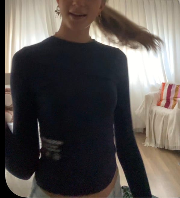 Customer photo review of LABEL LONGSLEEVE TOP NAVY