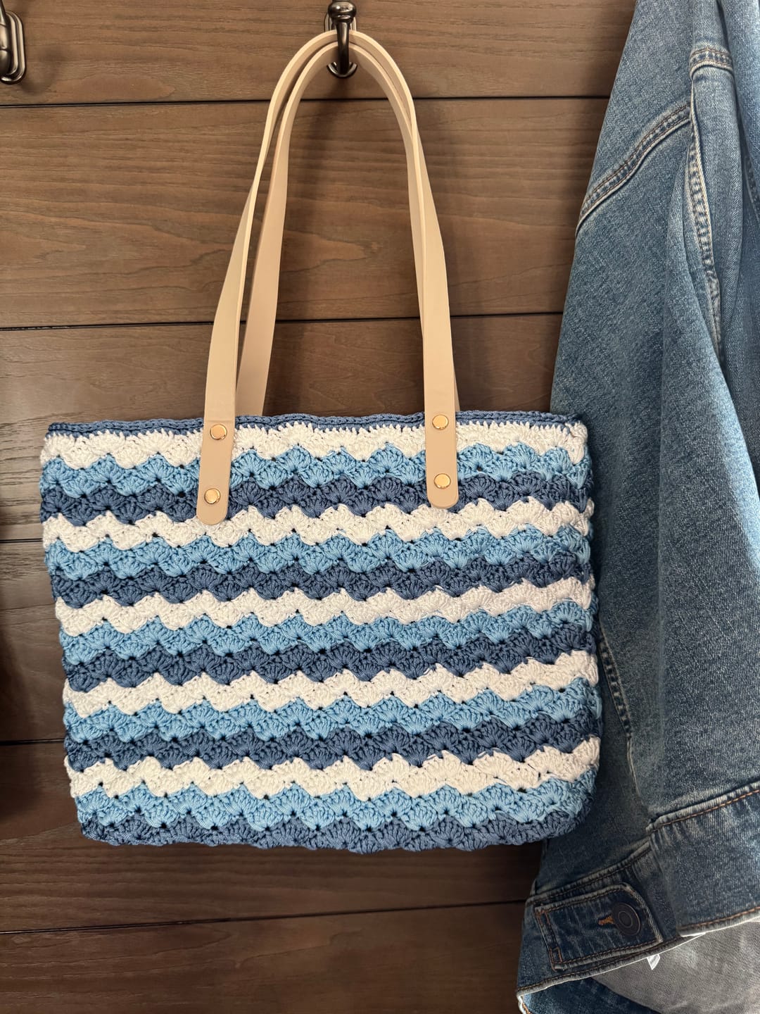 Customer photo review of Seabreaze Wave Tote Crochet Kit