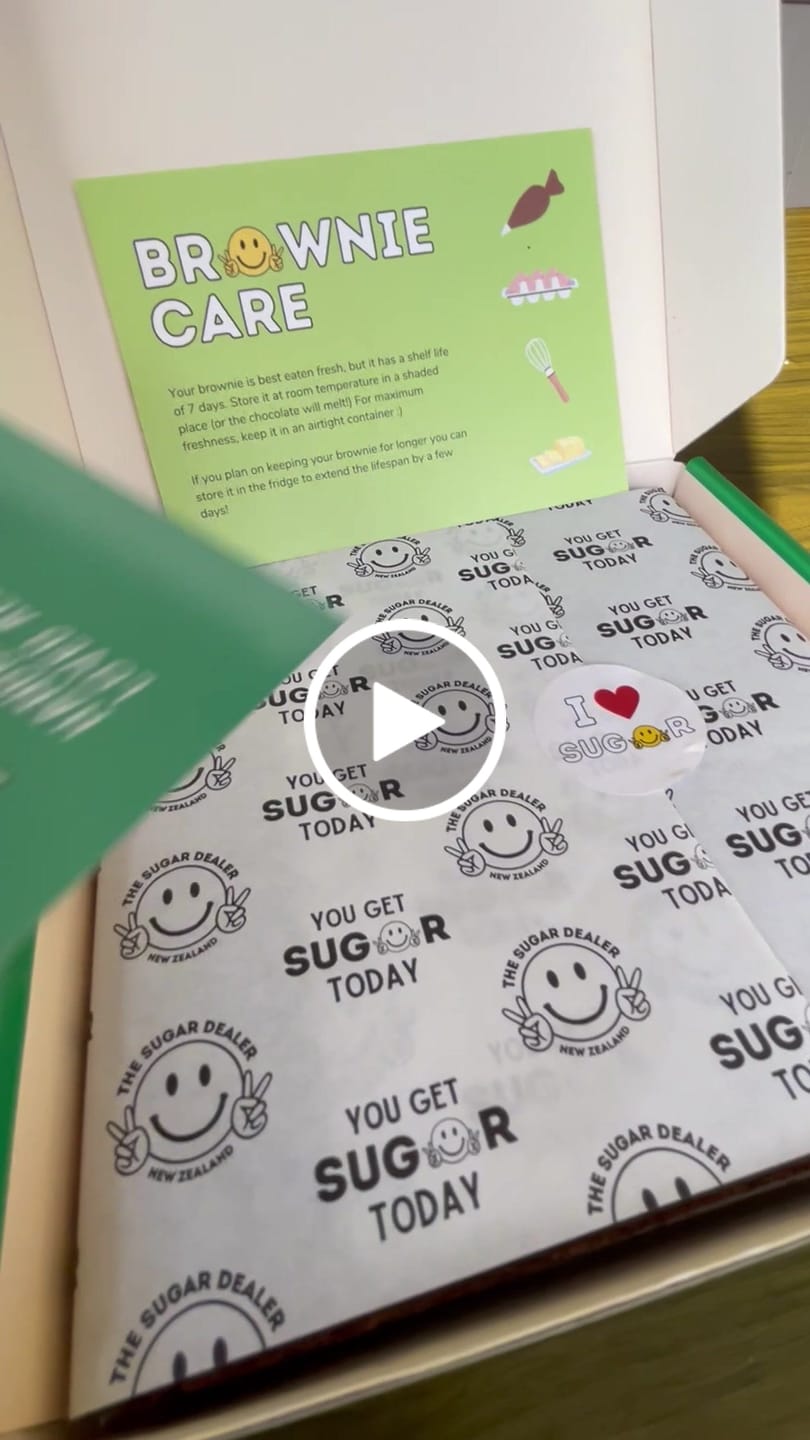 Customer video review of Mega naked brownie