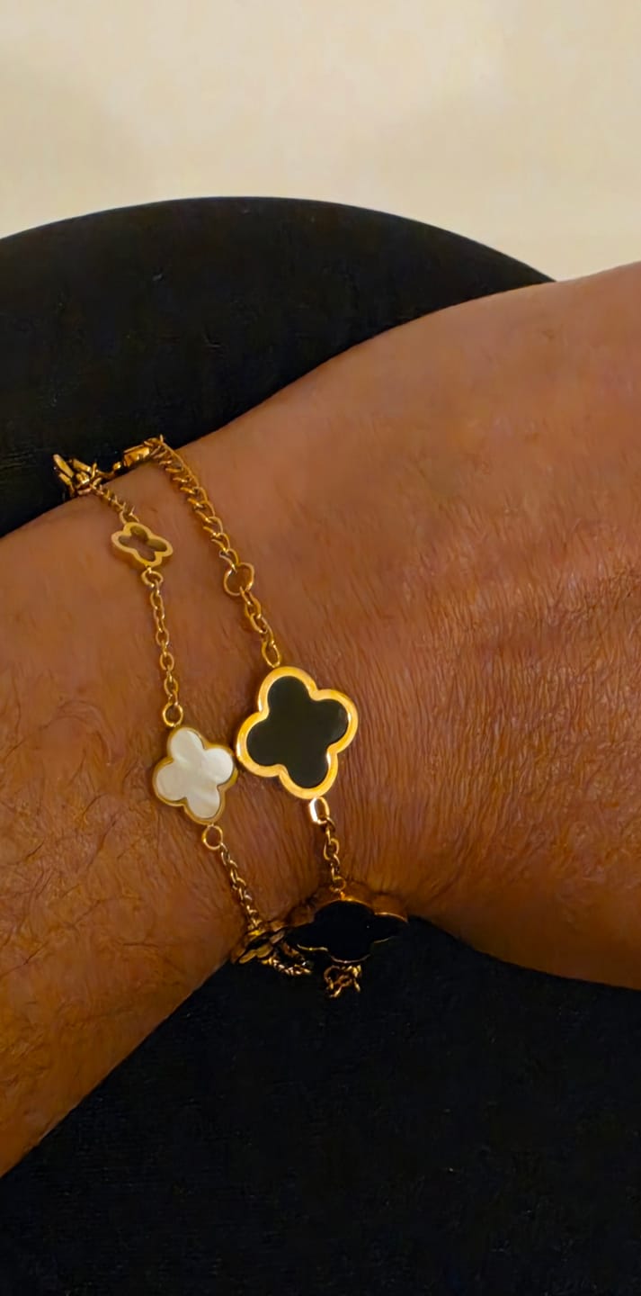 Customer photo review of Lucia Clover Bracelet