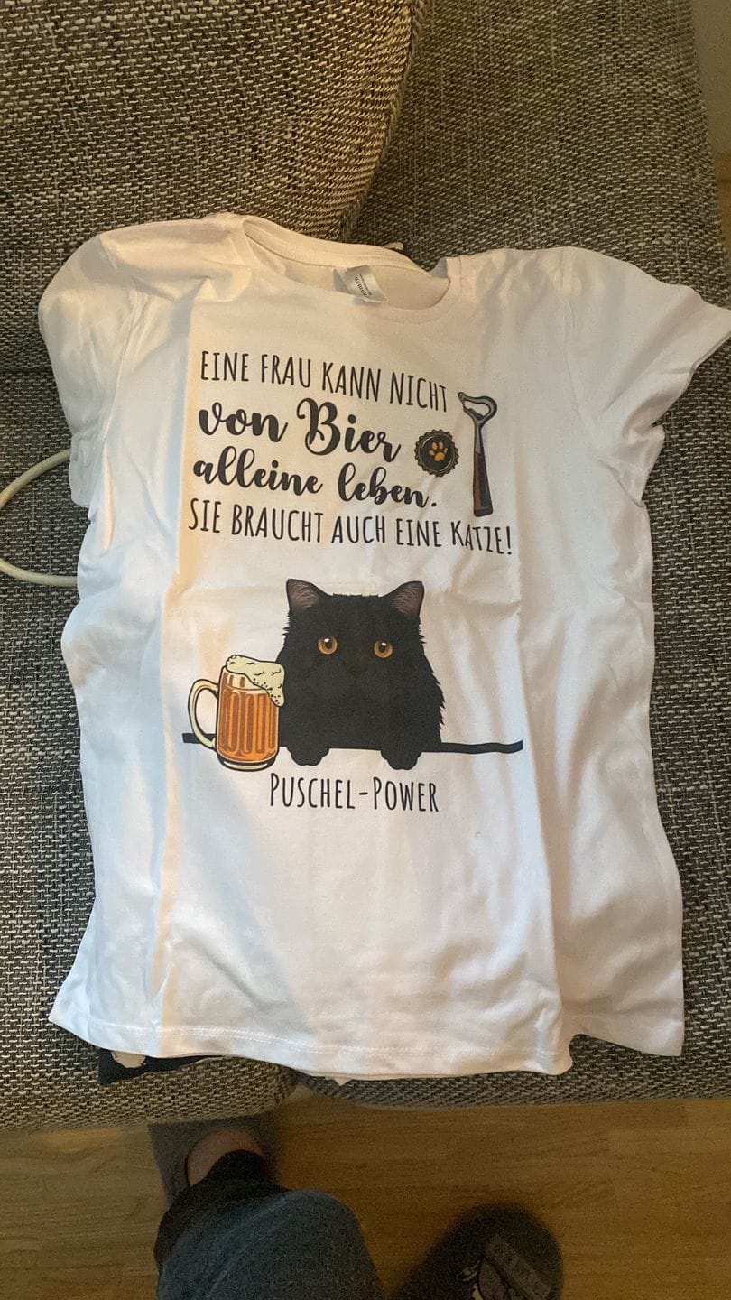 Customer photo review of Personalisiertes T-Shirt - Bier & Miau