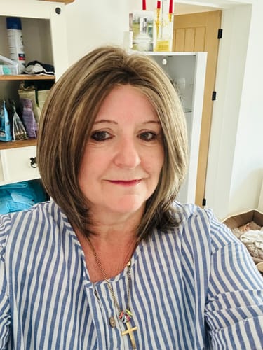 Customer photo review of JBEXTENSION 12 Inches Bob Cut Bright Hazelnut Pre-Cut Snowflake Lace Frontlace Glueless Wig KHLOE BRIGHT HAZELNUT【PERMATEASE】【BENDY EAR TABS】- M/L