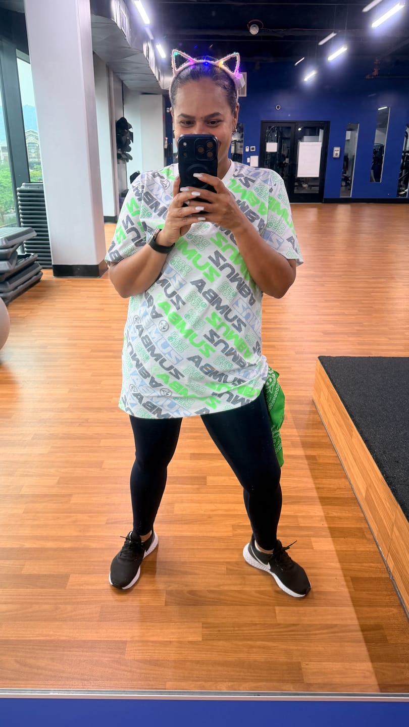 Customer photo review of Jean Jamz Crew Neck Tee