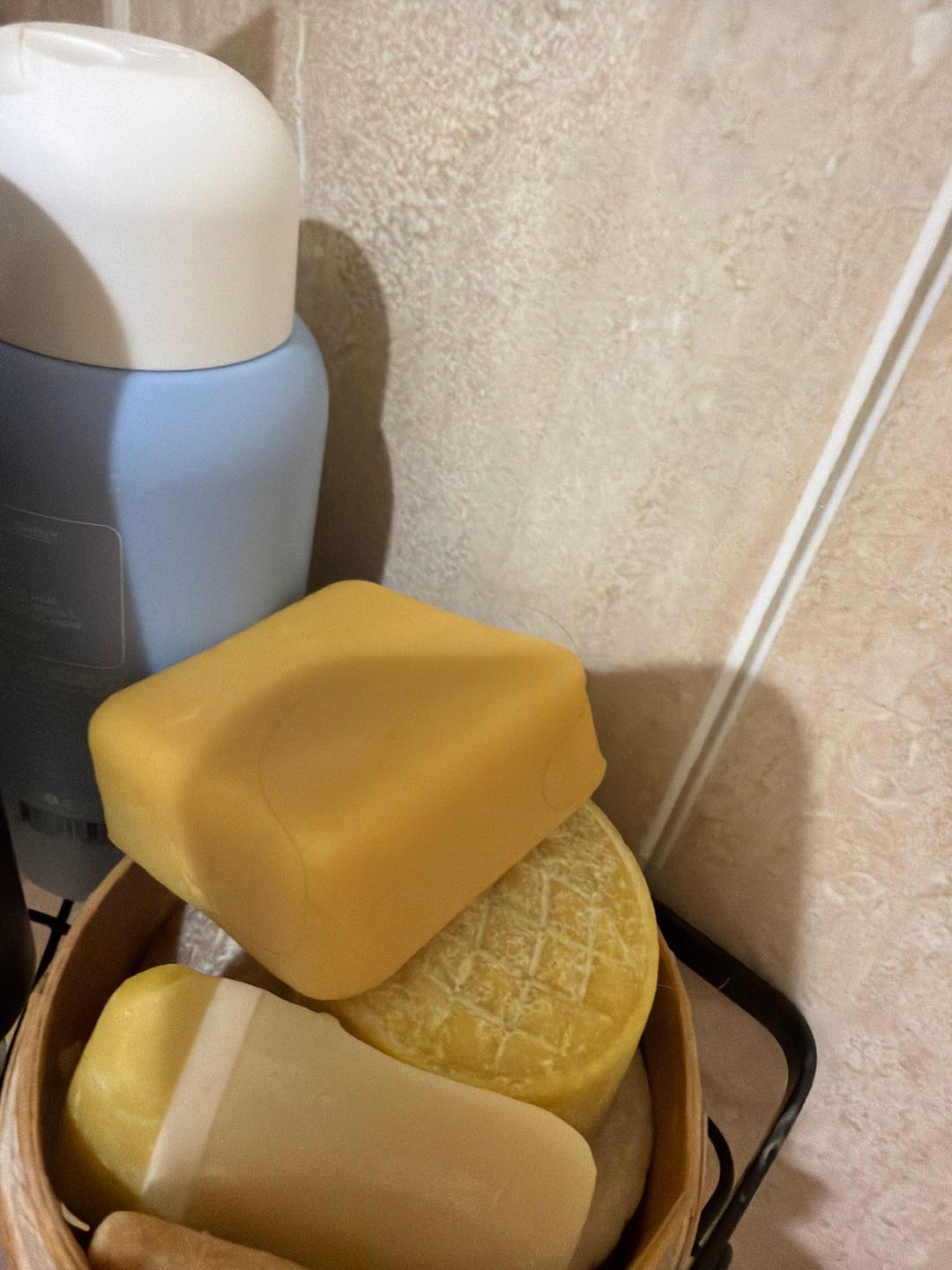 Customer photo review of Pineapple Conditioner Bar for All Hair Types
