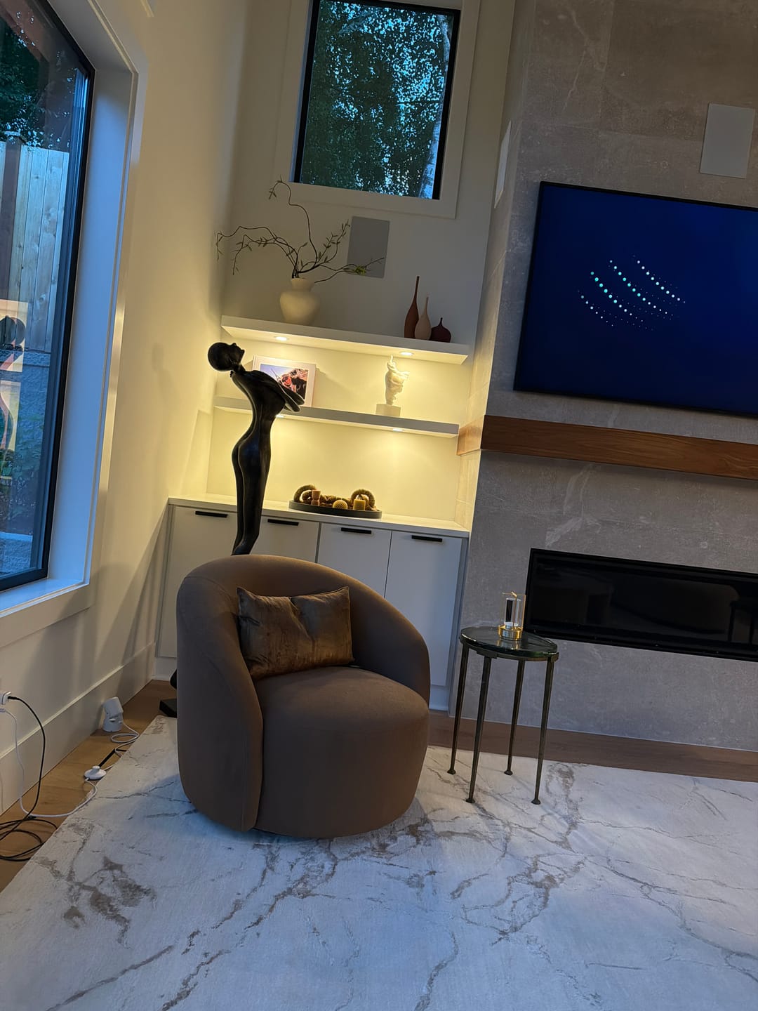 Customer photo review of Tall Figurative Statue #WH037