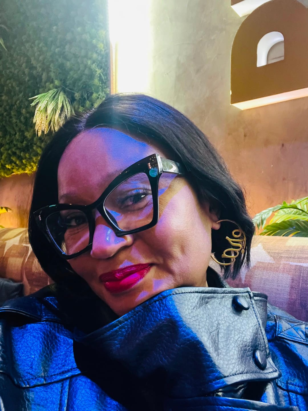 Customer photo review of Gold Era Logo Hoops