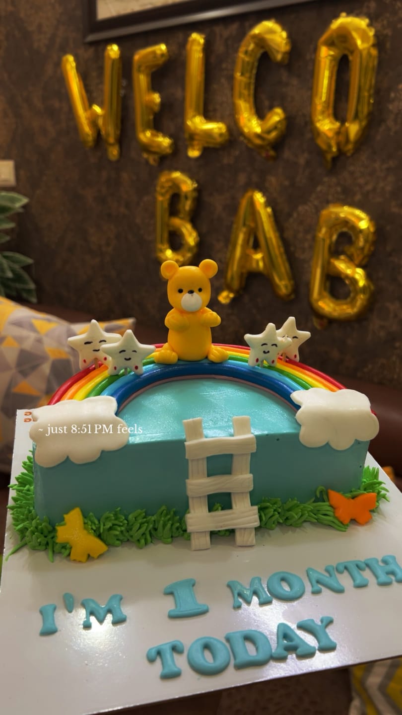 Customer photo review of Teddy Half Design Cake