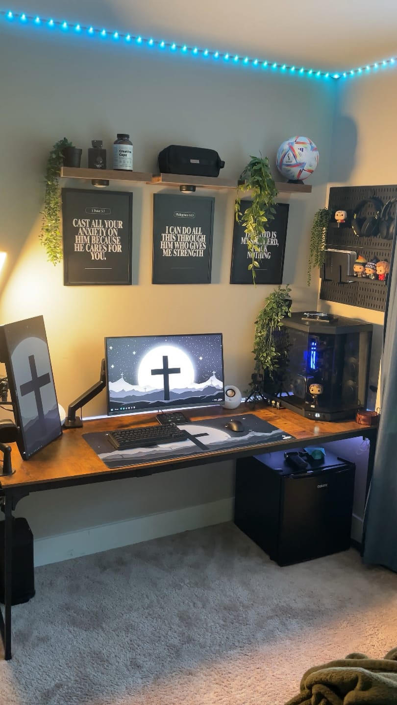 Customer photo review of Cross Black Mousepad