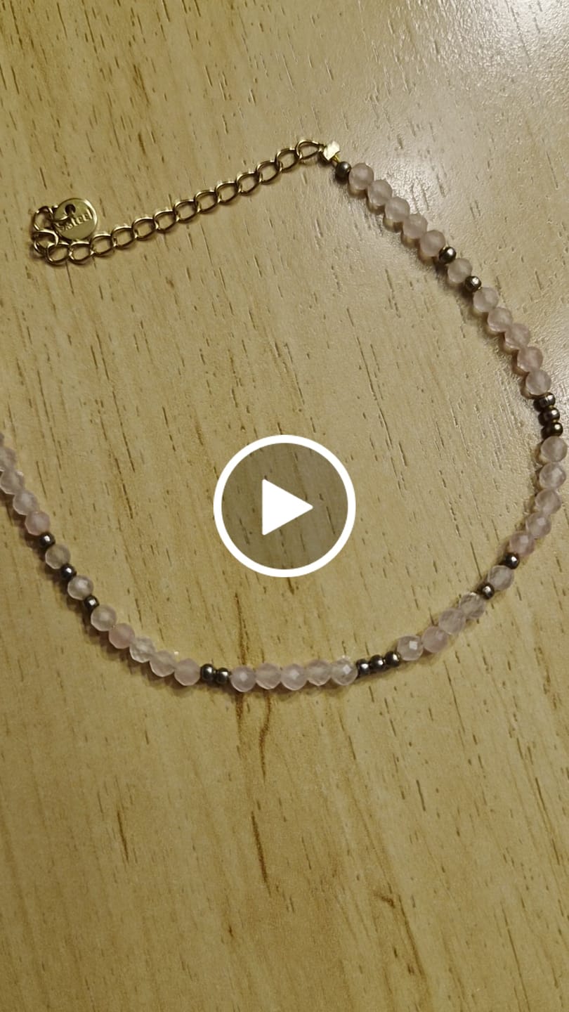 Customer video review of Rosenquarz Armband - dezent