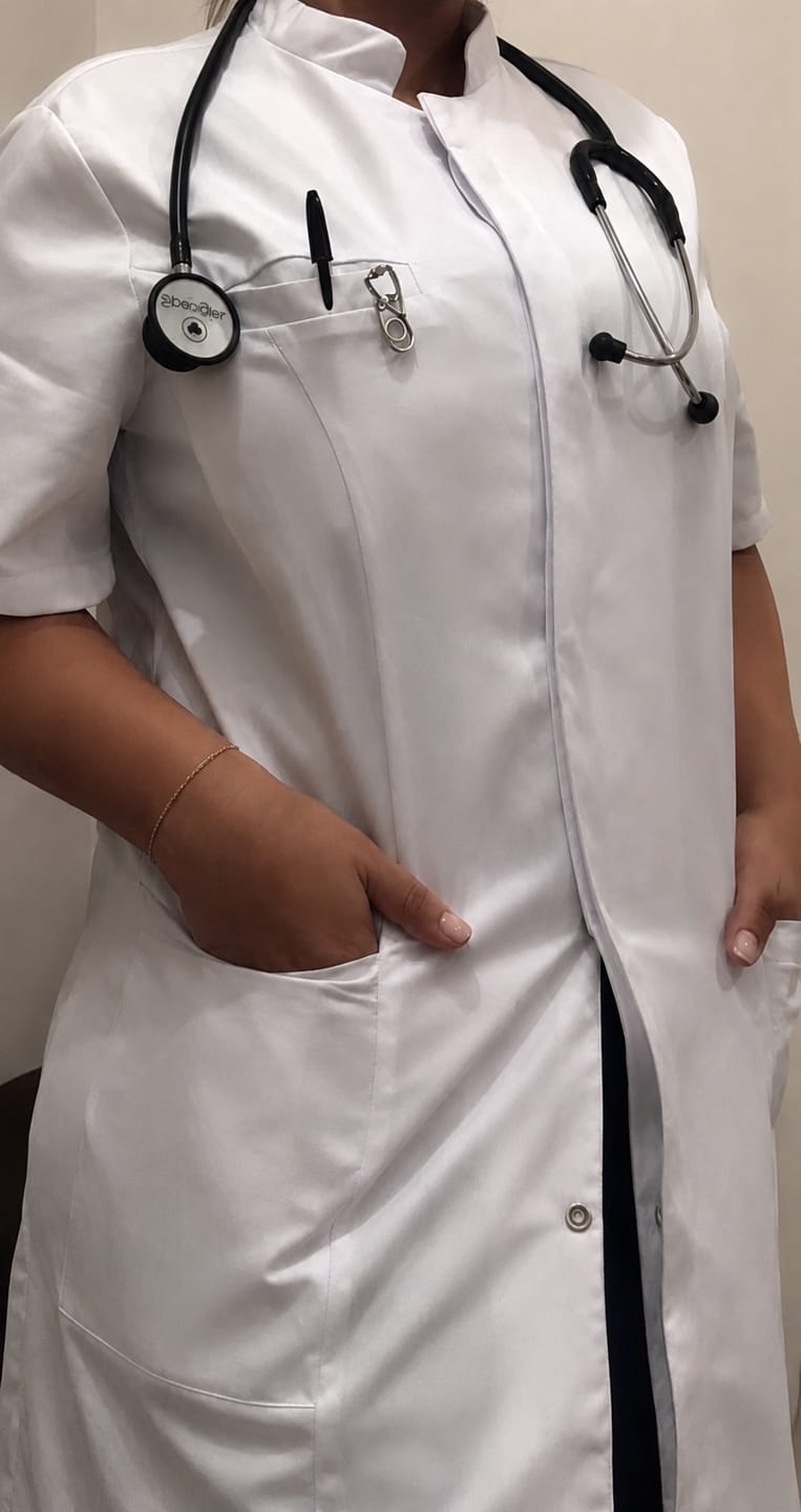 Customer photo review of Blouse PRO™ Demi Manches Col Officier - Femme