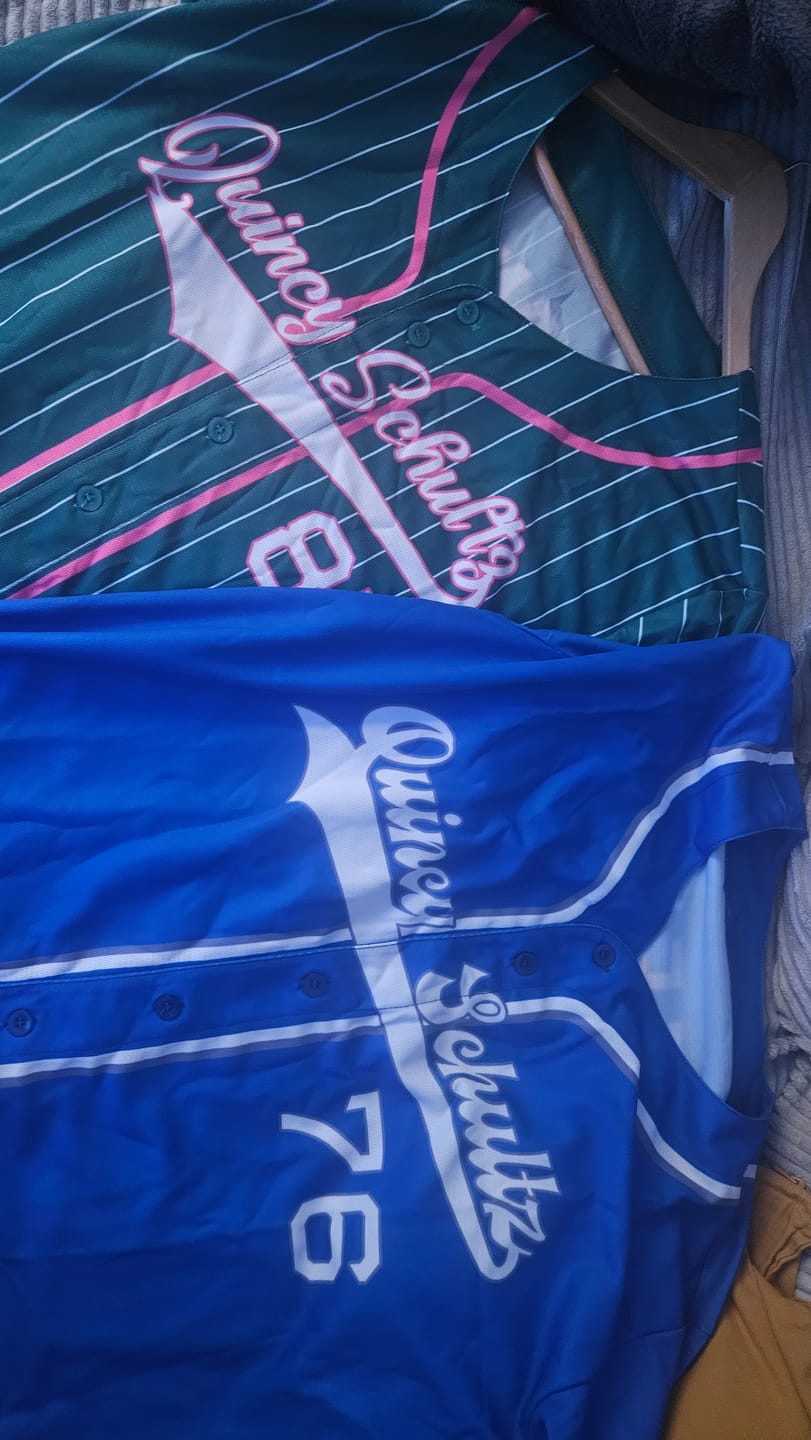 Customer photo review of Benutzerdefiniertes Professionelles Donnerblau Weiß Baseballtrikot