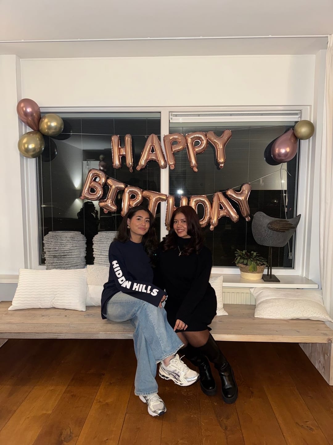 Customer photo review of LONGSLEEVE T-SHIRT WHITE