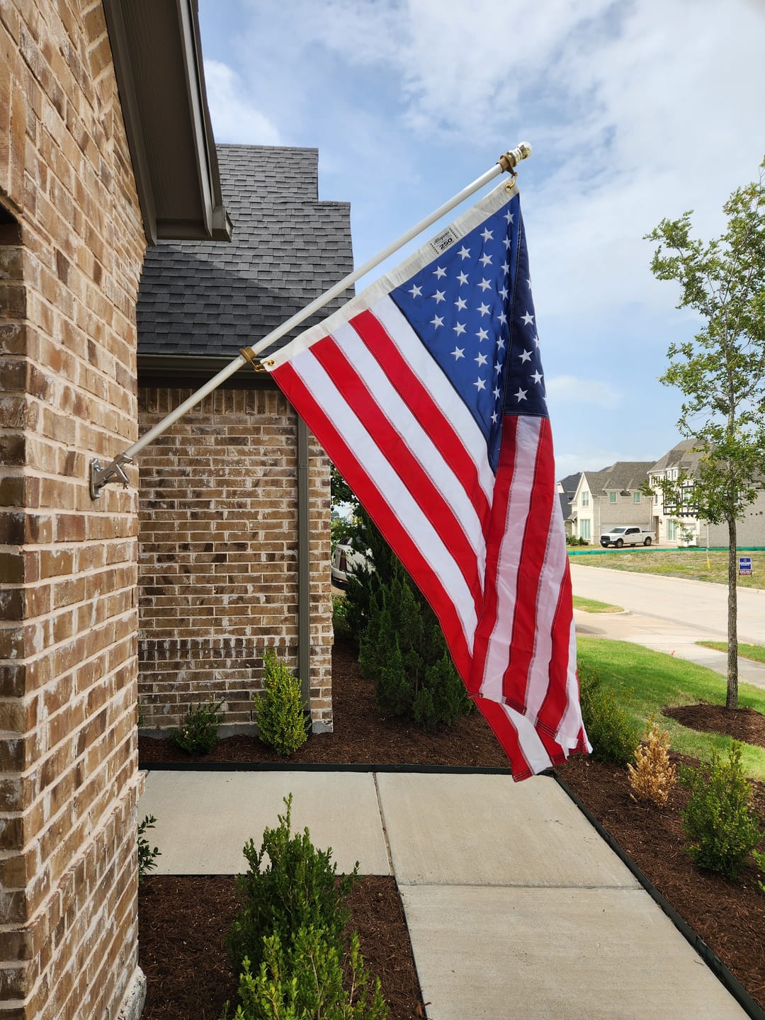 Customer photo review of Non-Tangle Flagpole Spinners