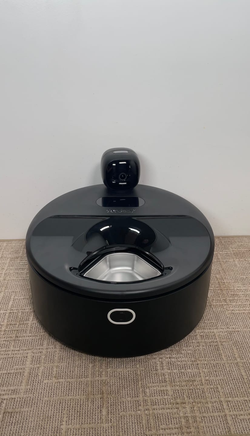 Customer photo review of Furdear Europa E1 Cooling & Heating Wet Food Feeder