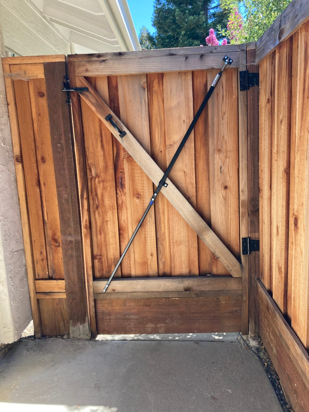 Customer photo review of True Latch 6' Telescopic Gate Brace