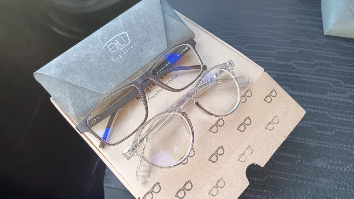 Customer photo review of Óculos de Grau Boston