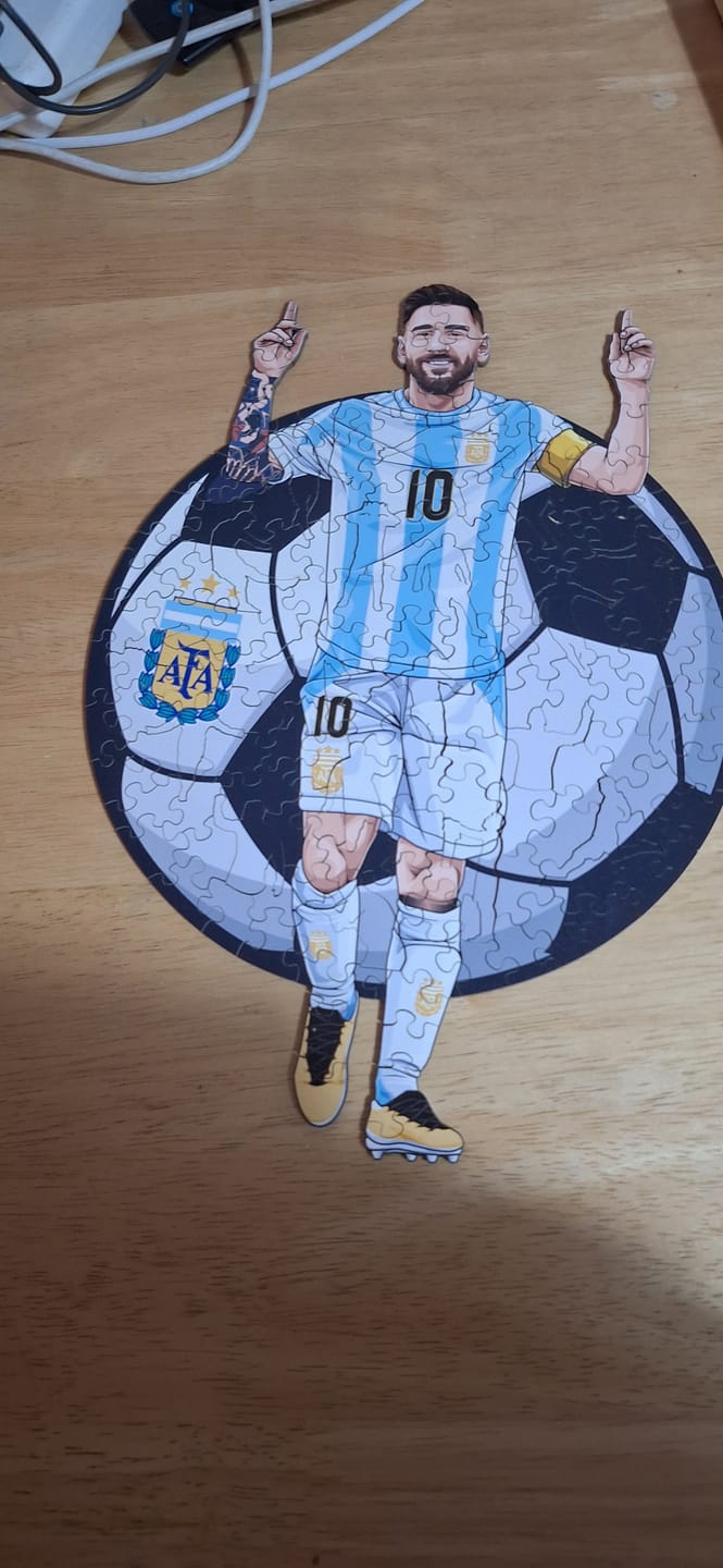 Customer photo review of Lionel Messi - Puzzle de Madera