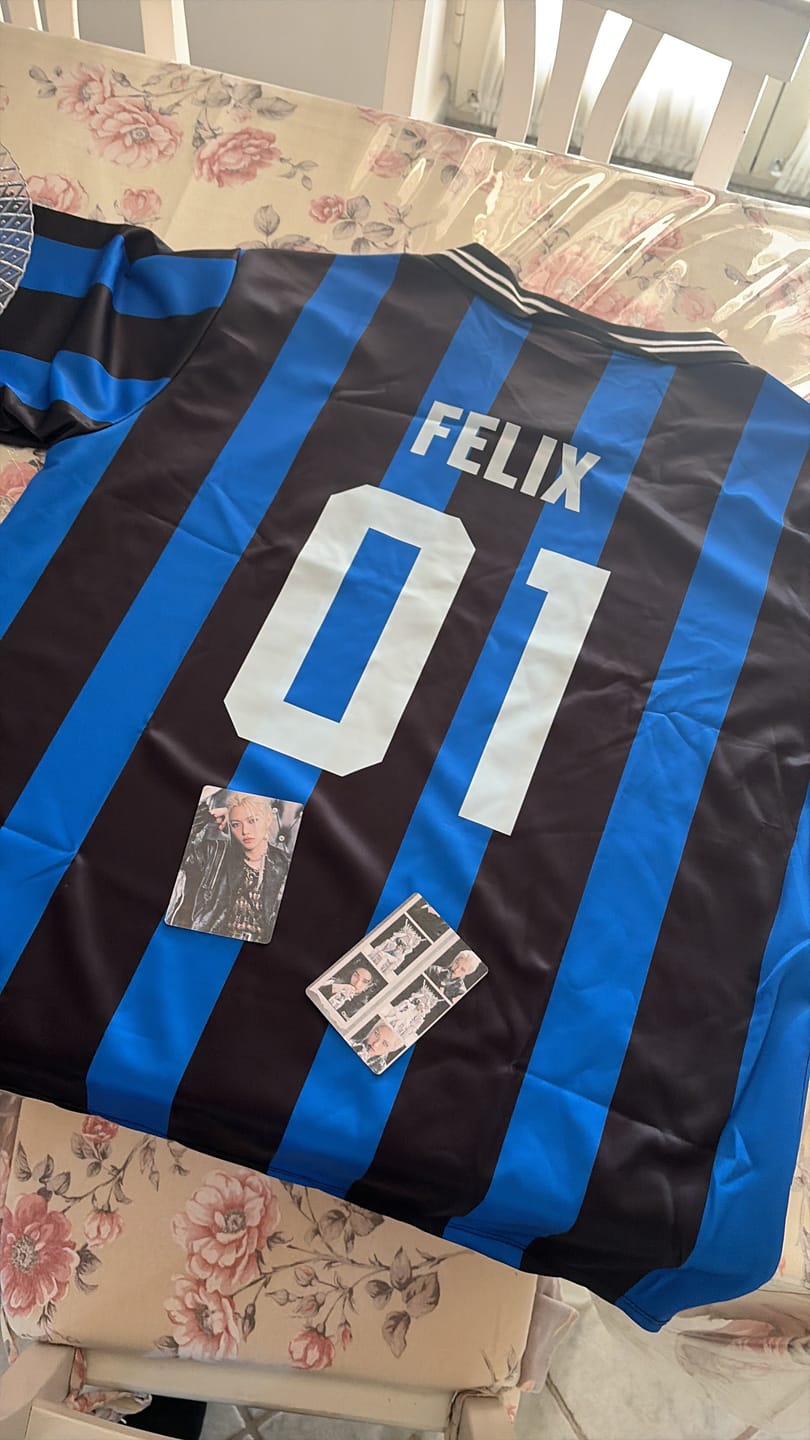 Customer photo review of Kpop SKZ Karma Jersey