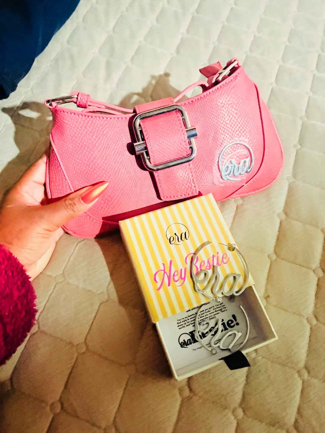 Customer photo review of Pink Lily Shoulder Bag