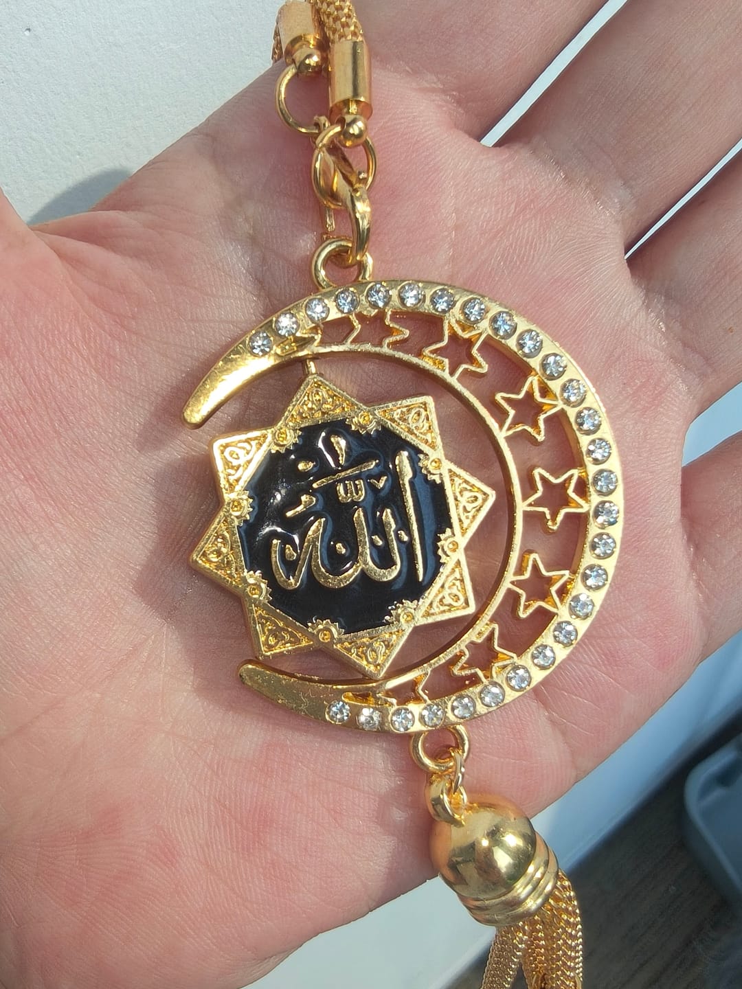 Customer photo review of HilalHaven Crescent Order Allah Calligraphy Enamel Car Pendant