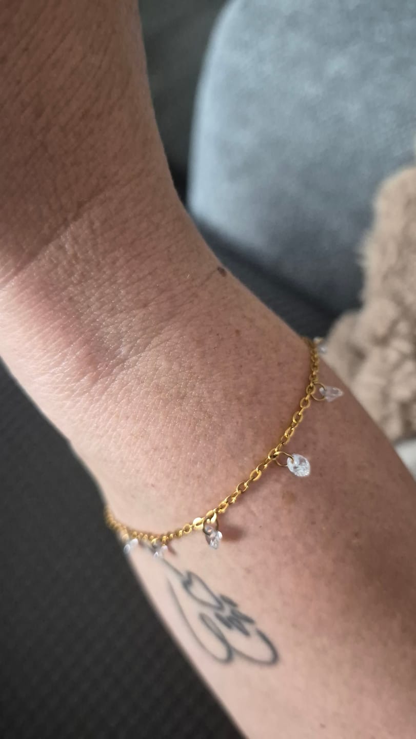 Customer photo review of Lynda Armband | 18K vergoldet