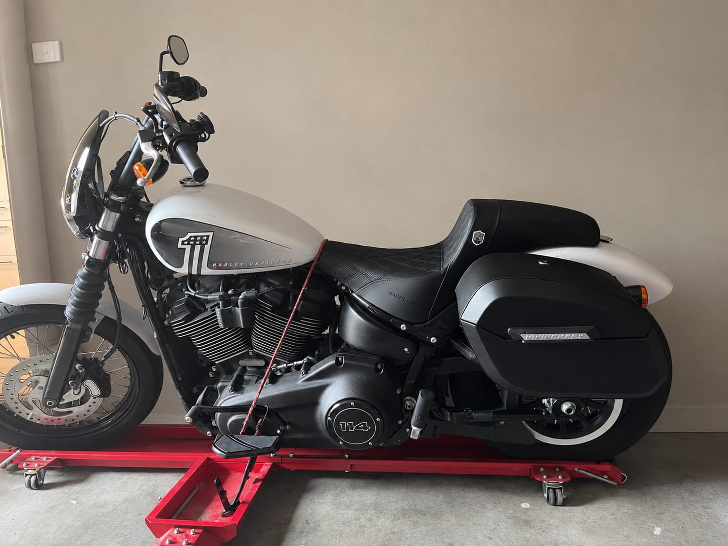 Customer photo review of 32L - Darkin Large Quick Mount Leather Wrapped Hard Saddlebags for Harley Softail Street Bob FXBB/S