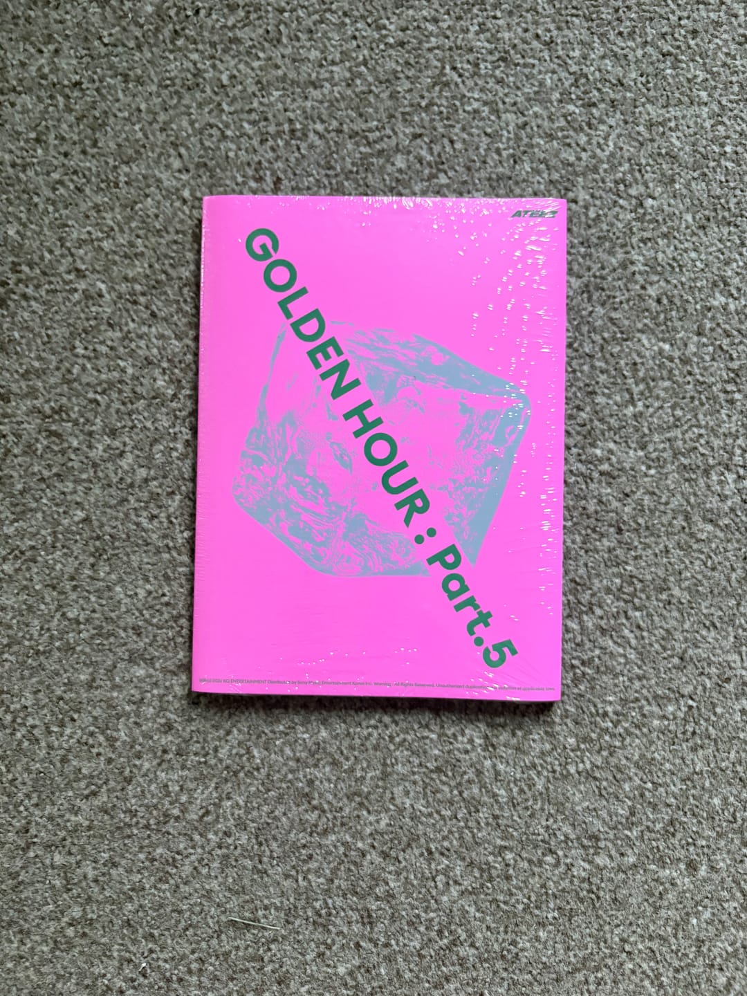 Customer photo review of [Fansign session.2] ATEEZ - 14TH MINI ALBUM - [GOLDEN HOUR : Part.5] (A/ DIARY/ Z Ver.)