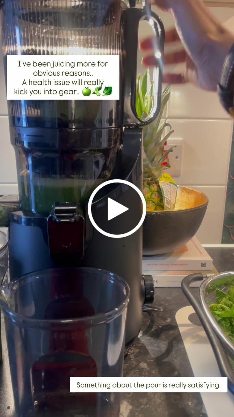 Customer video review of ⚡️ f2500 Self Feeding Whole Fruit Juicer