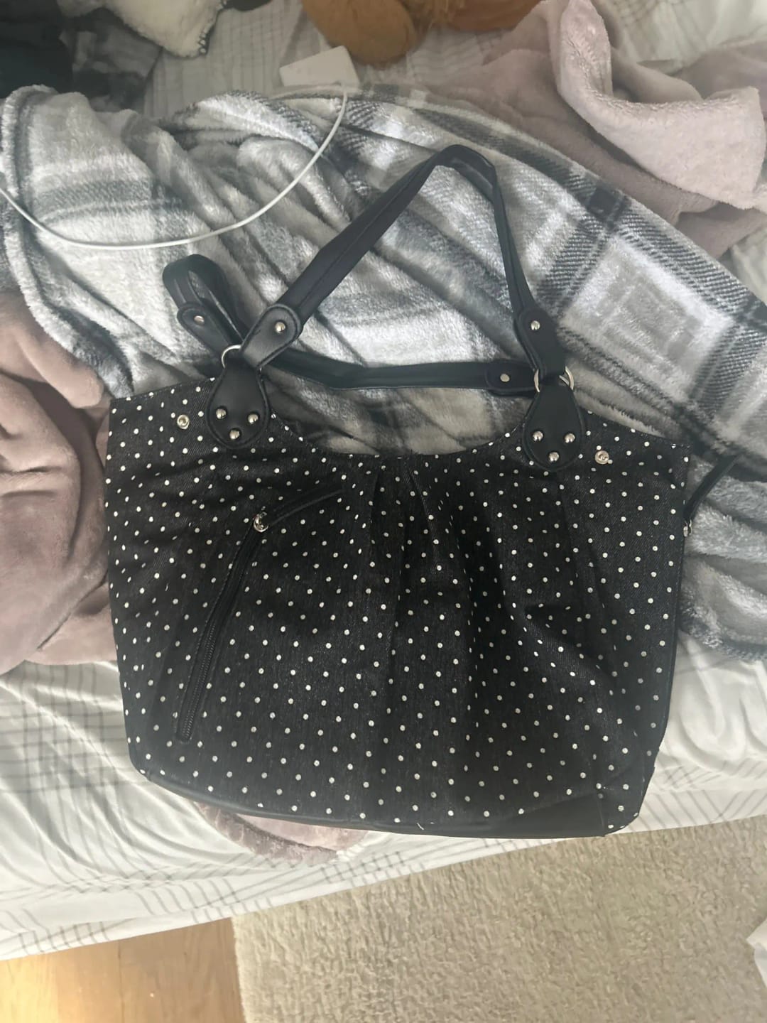 Customer photo review of Vintage Polka Dot Nylon Messenger Bag Black