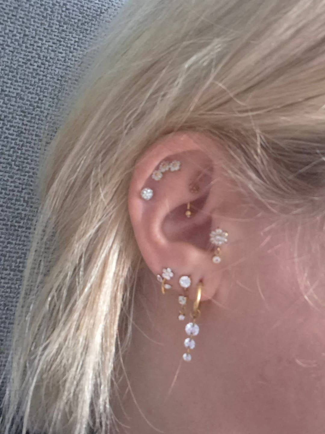Customer photo review of Gloriosa Ohrstecker | Titan
