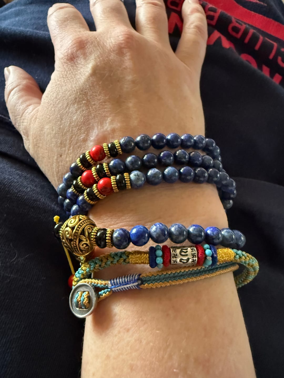 Customer photo review of Buddha Stones Bunte Schnur Sechs Wahre Worte 925 Silber Fokus Armband
