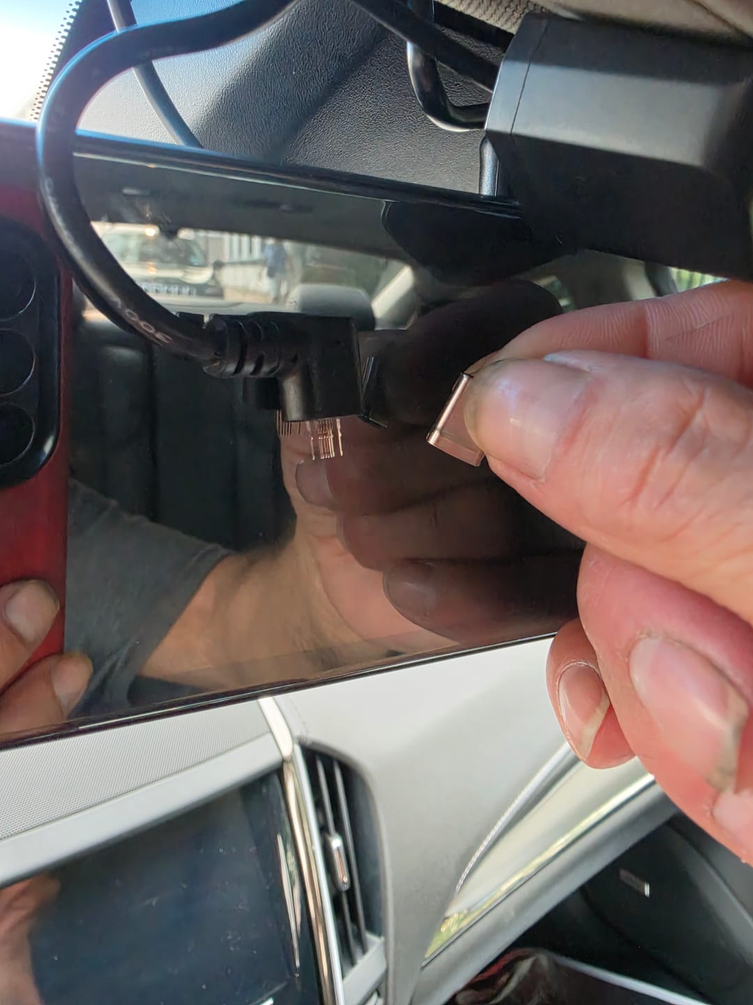 Customer photo review of WOLFBOX G900TriPro Bumper Version 3 Channel Rearview Mirror with Exclusive 30-Month Warranty