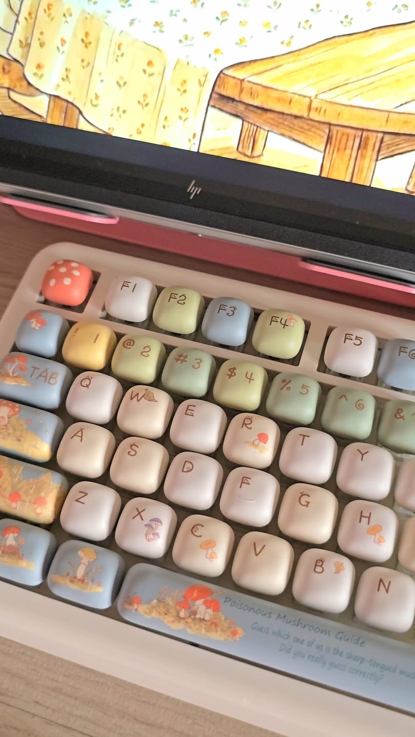 Customer photo review of KiiBOOM Little Shroom Pack Keycap Set
