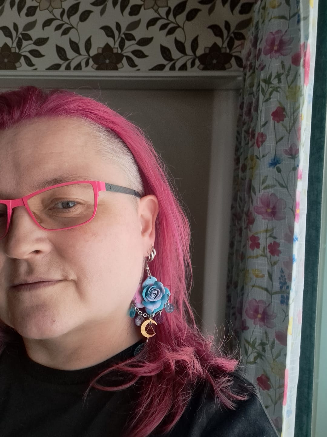 Customer photo review of Rose-korvakorut