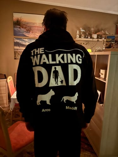 Customer photo review of Personalisierter Hoodie - The Walking Dad
