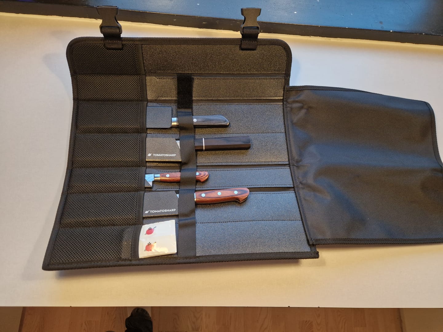 Customer photo review of KAI Knivmappe for 5 kniver