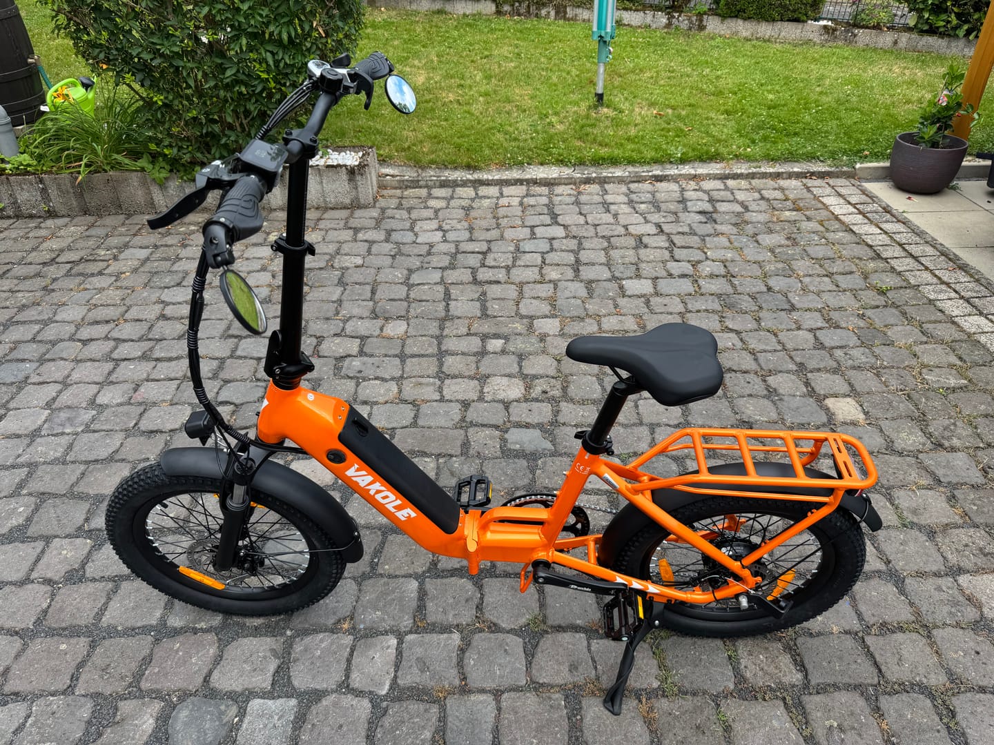 Customer photo review of Vakole VT4 250W 20" Foldable Electric Bike 468Wh Compact Step-through E-bike 36V 13Ah Battery