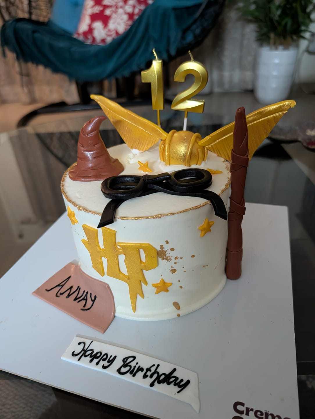Customer photo review of Gold Harry Potter Cake