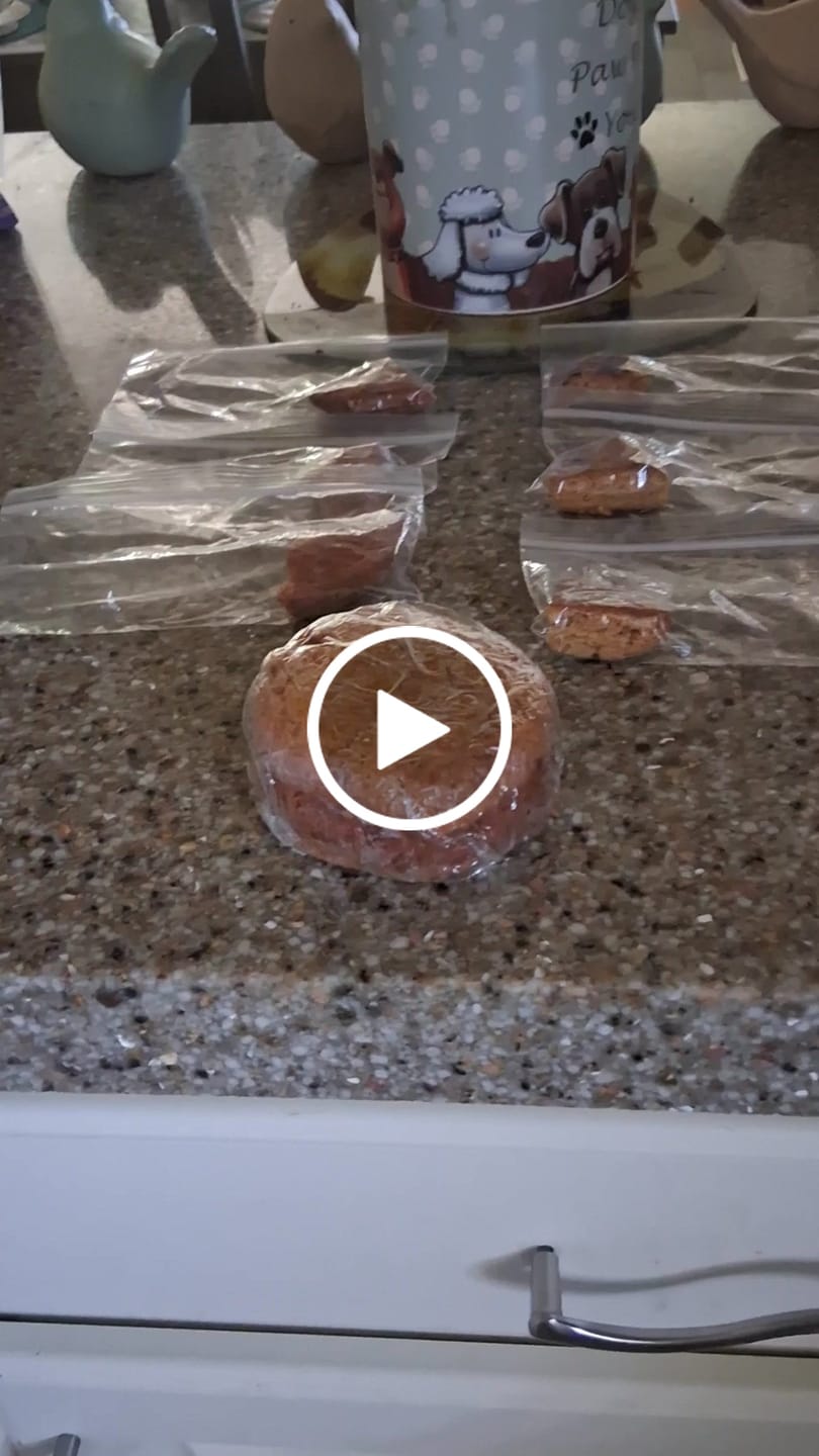 Customer video review of Low Carb Lifestyle Keto Gluten Free Peanut Butter Cookies