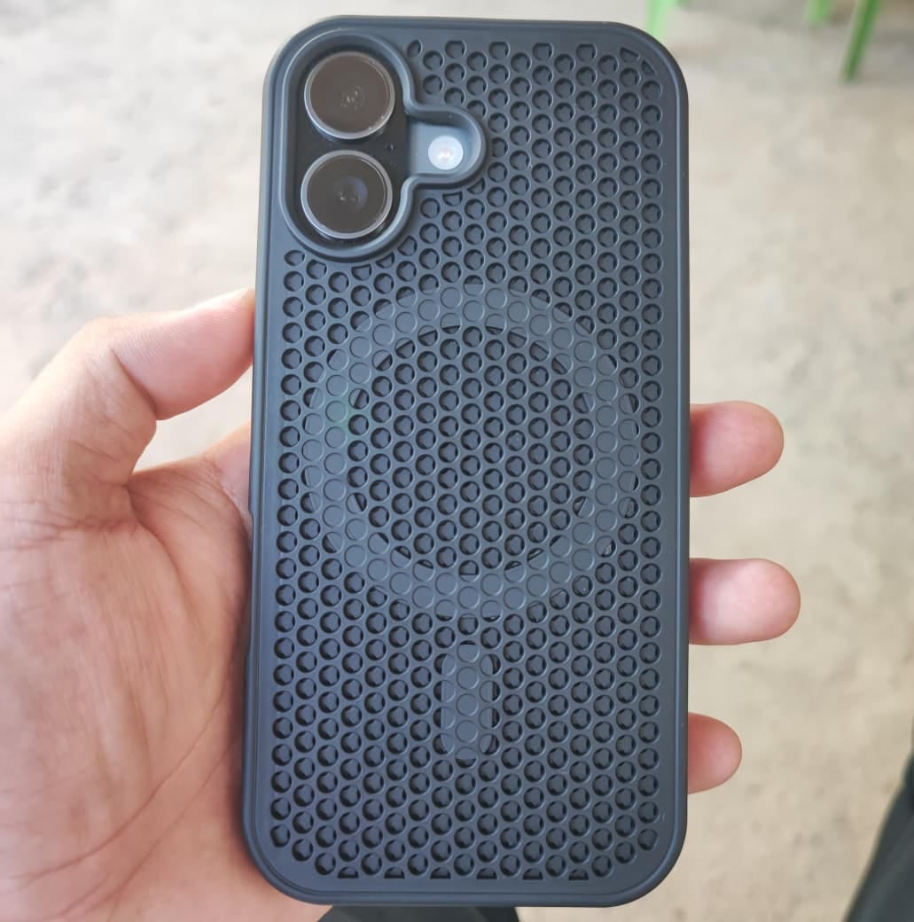 Customer photo review of Magsafe Honeycomb Cooling Pre-Order iPhone Case