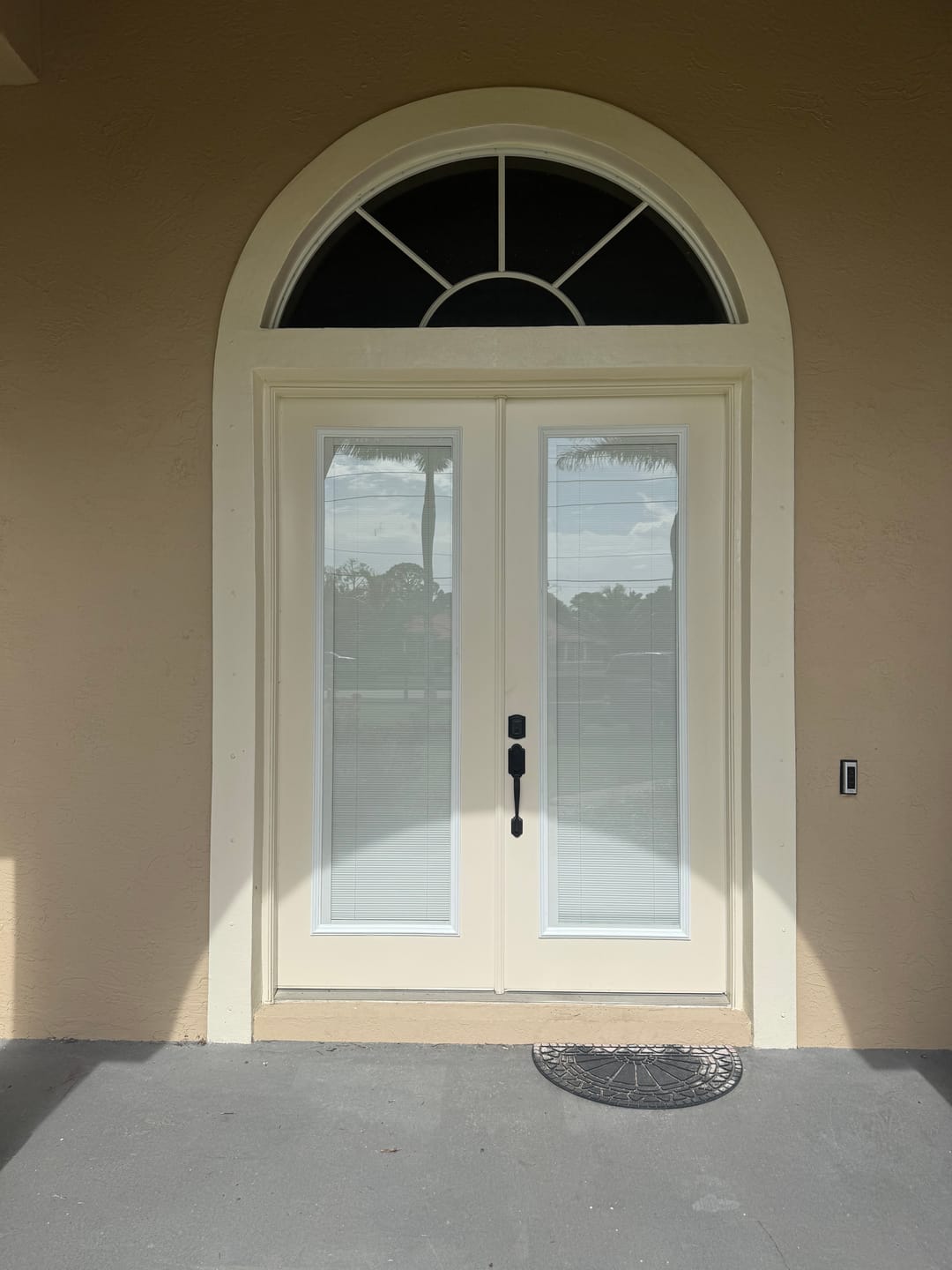Customer photo review of Blink Enclosed Blinds - 24" x 82" Frame Kit