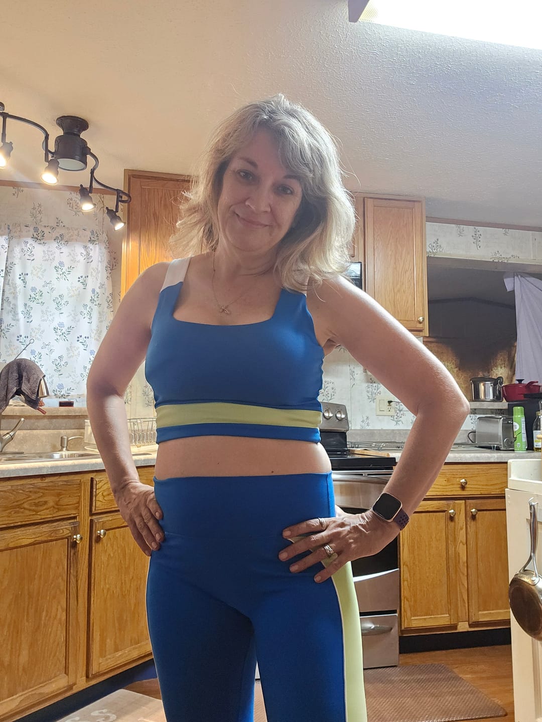 Customer photo review of BOLD Color Blocked Square Neck Long Lined Bra