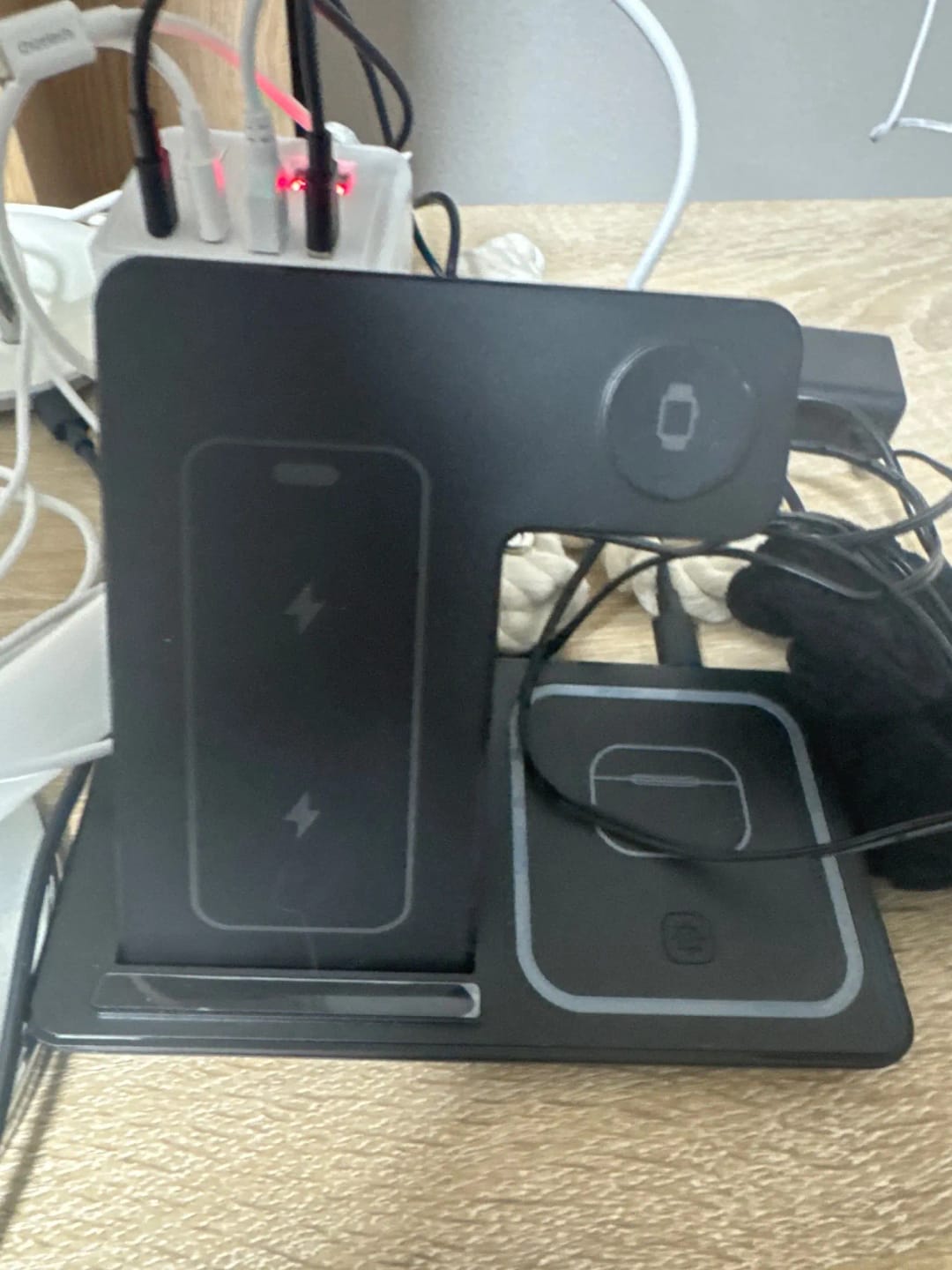 Customer photo review of Foldable Phone Wireless Charger