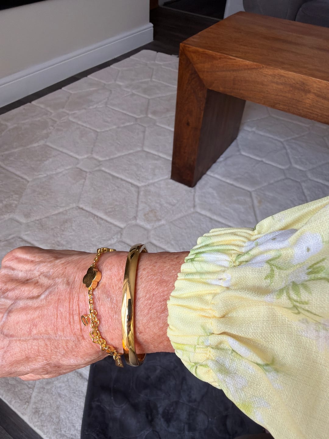 Customer photo review of Essentials 5mm Classic Bangle
