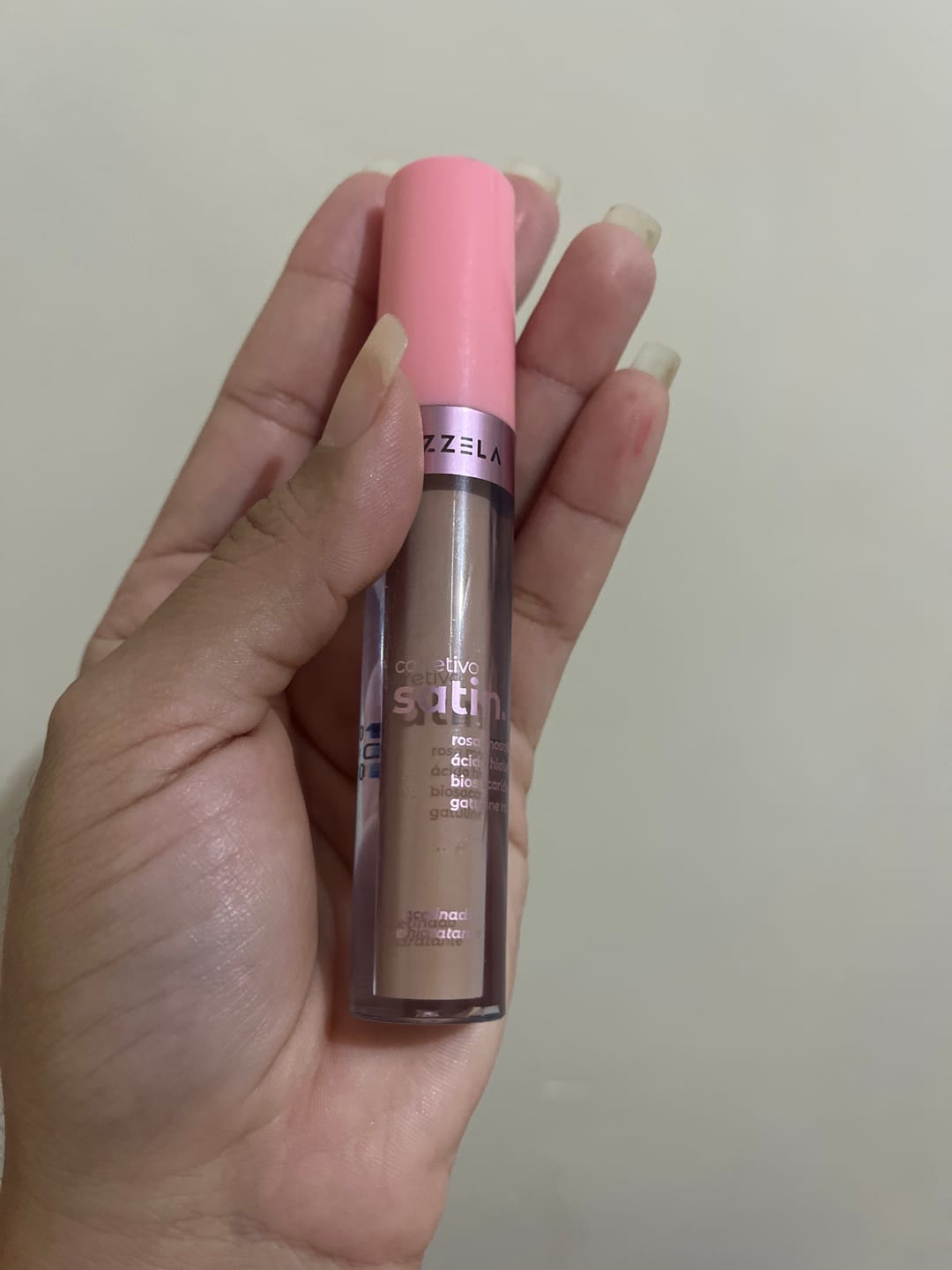 Customer photo review of Corretivo Líquido SATIN - Vizzela