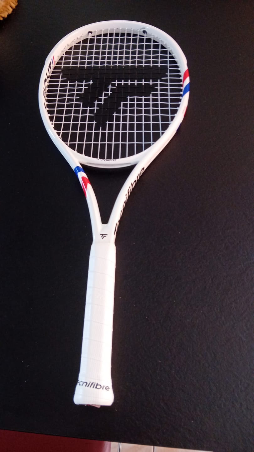 Customer photo review of RAQUETTE TECNIFIBRE T-FIGHT 270 (270 GR) 16x19 2025 CORDÉE